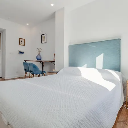 The Coolest Place Near The Airport! Séjour chez l'habitant *