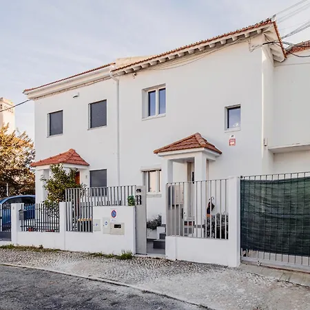 The Coolest Place Near The Airport! * Lisboa